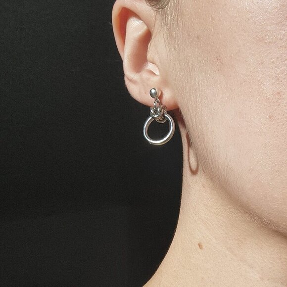 Gothic medieval style chain mail silver circle hoop earrings - Picture 2 of 8